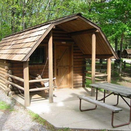 Revelstoke Campgrounds & Cabinsヴィラ 部屋 写真